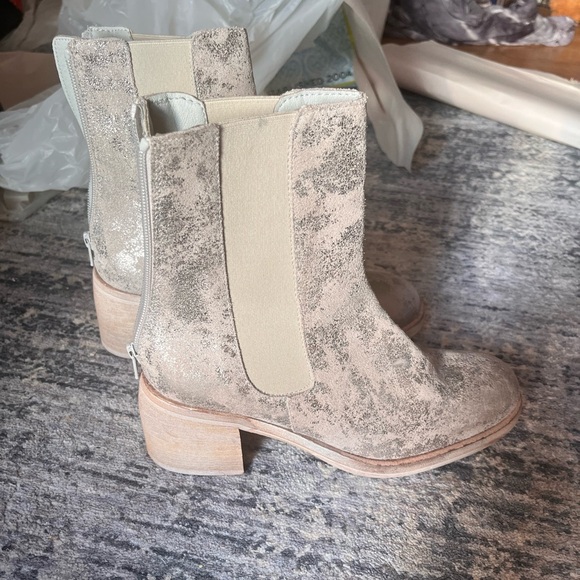 Free People Essential Chelsea boots - Picture 2 of 9